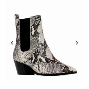 Paige
Paige Willa Snake Bootie